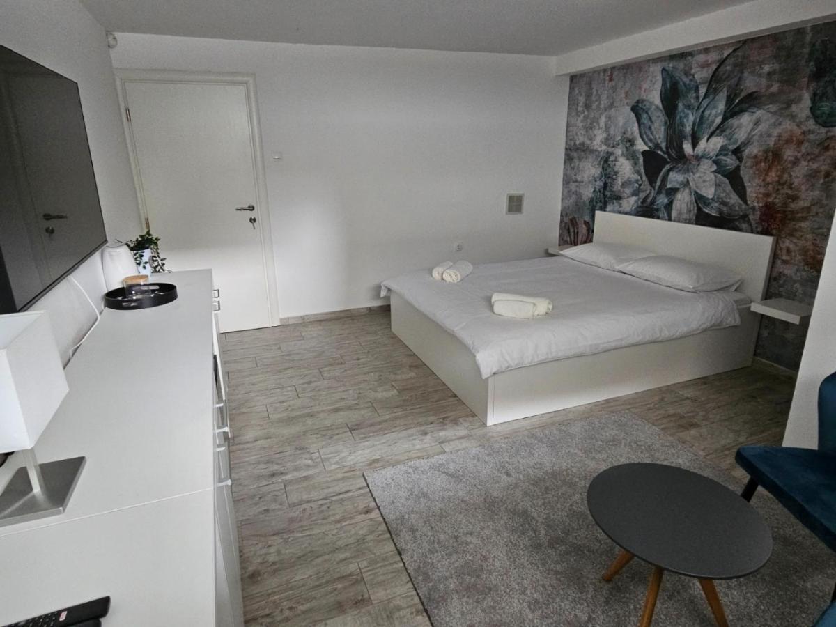 Comfort Rooms Remiza - Free Private Parking - Self Check-In Zagreb Luaran gambar