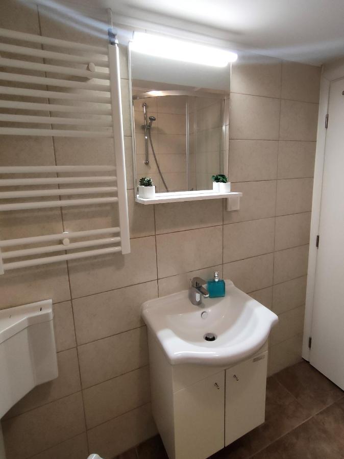 Comfort Rooms Remiza - Free Private Parking - Self Check-In Zagreb Luaran gambar