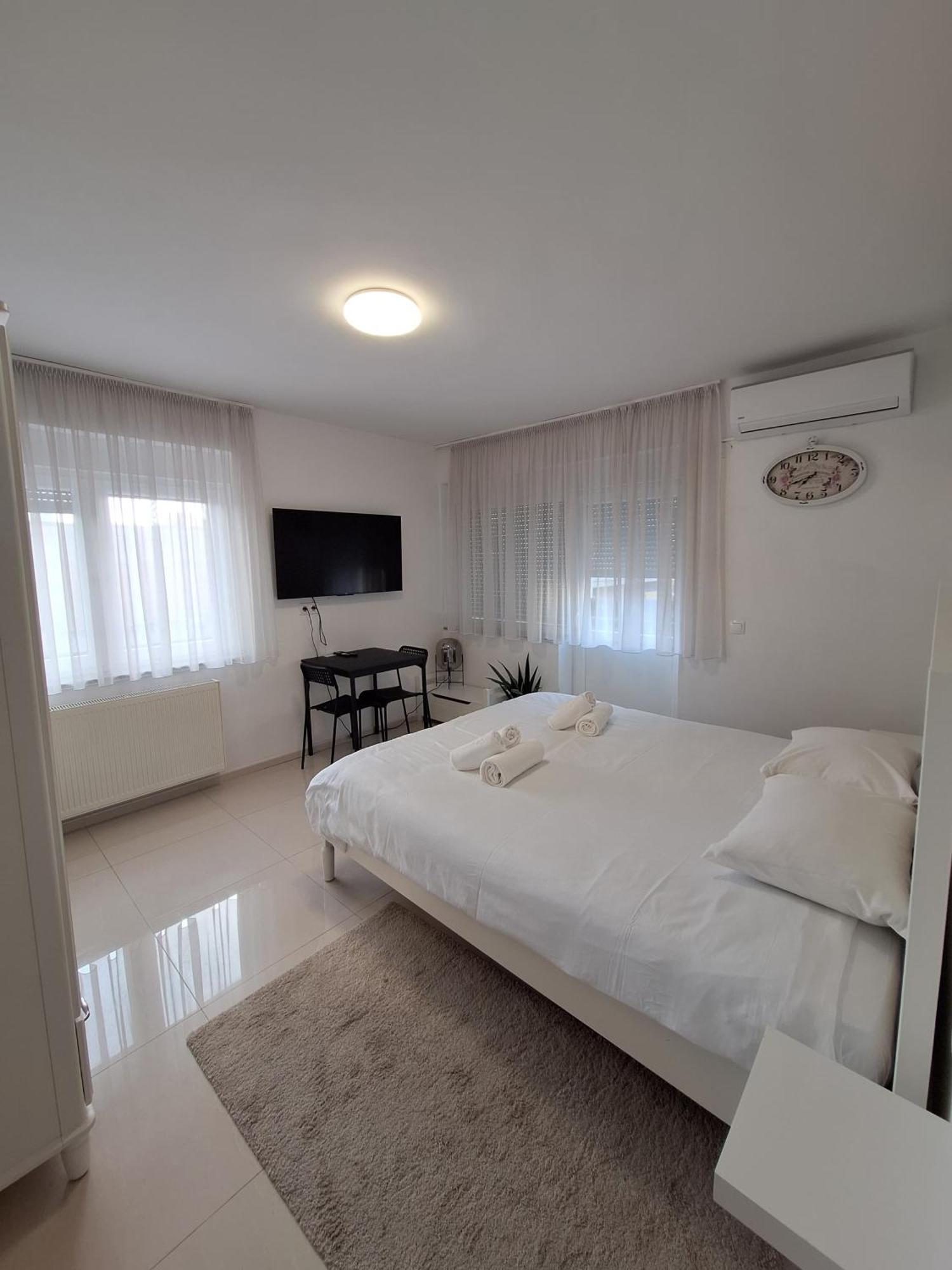 Comfort Rooms Remiza - Free Private Parking - Self Check-In Zagreb Luaran gambar