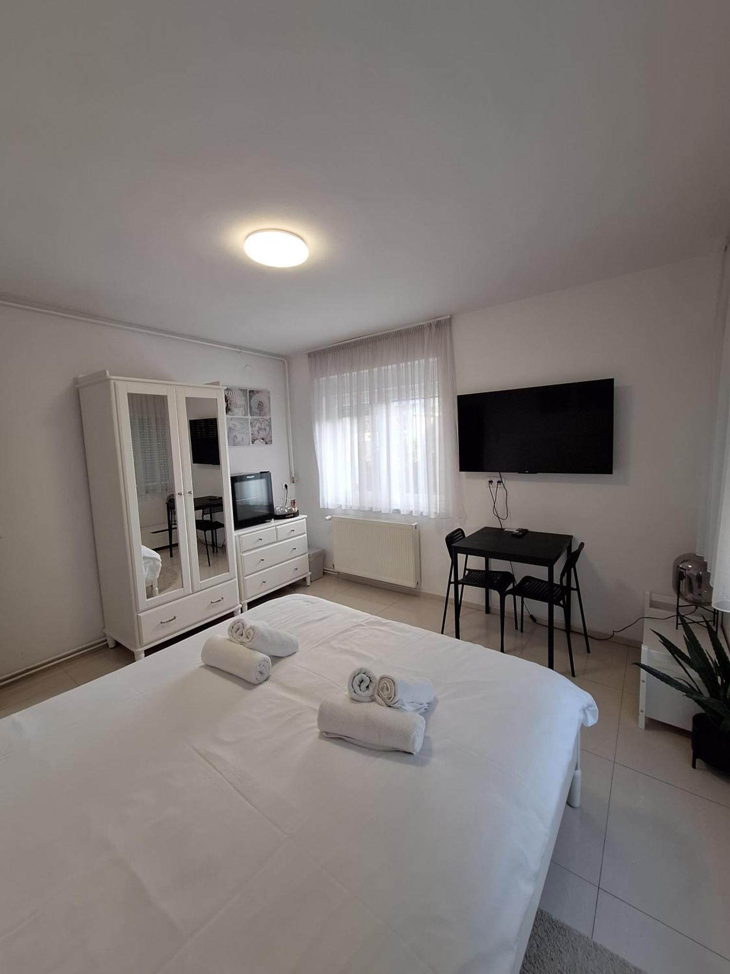 Comfort Rooms Remiza - Free Private Parking - Self Check-In Zagreb Luaran gambar