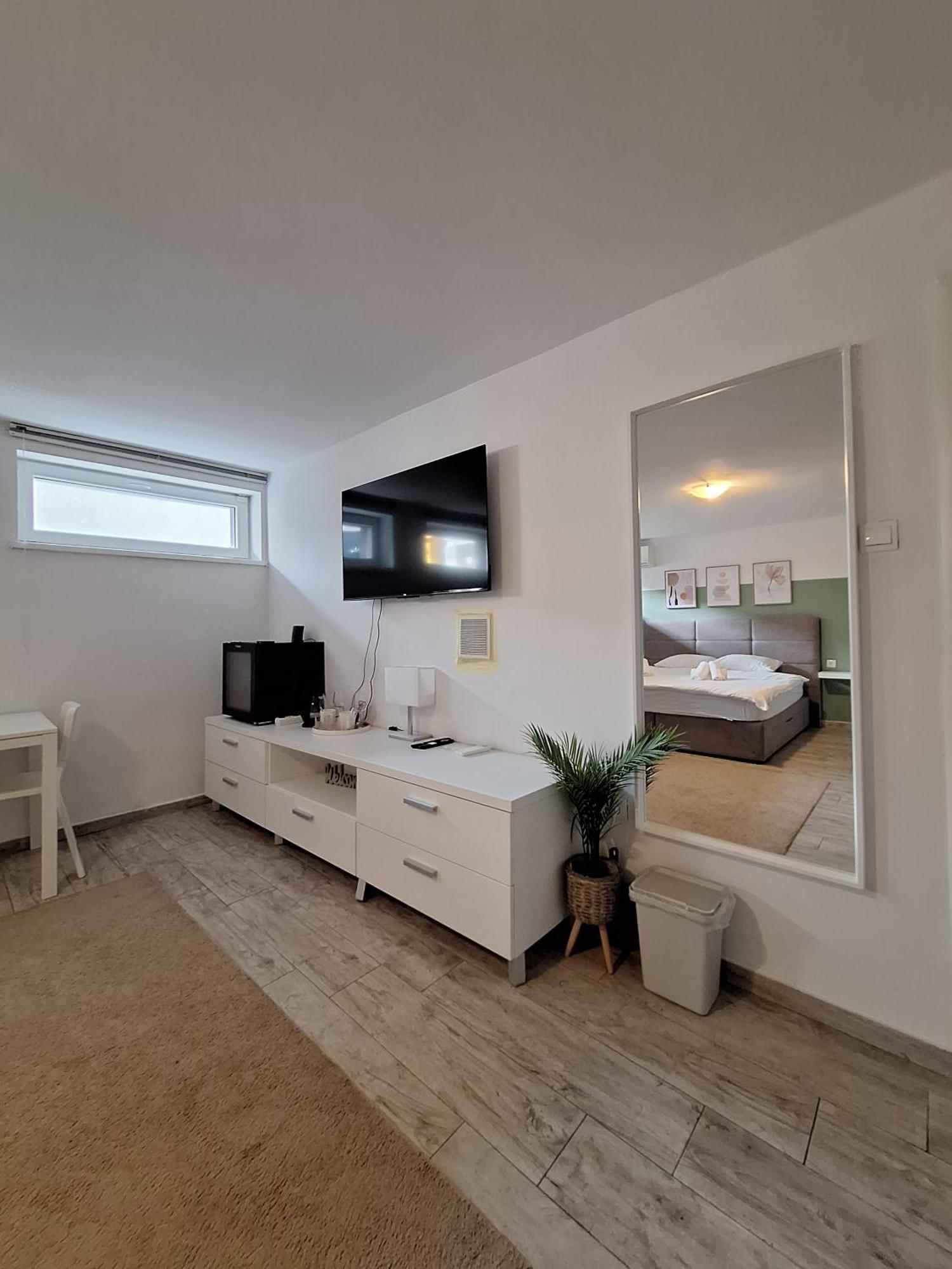 Comfort Rooms Remiza - Free Private Parking - Self Check-In Zagreb Luaran gambar